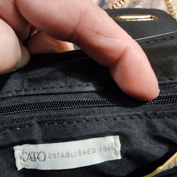 Cato Beige/Tan Textured Faux Leather Purse Gold Hardware Chain Strap 21" Drop - Picture 7 of 14